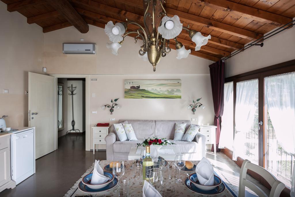 Corte Dei Soavi Suites - Apartments سواف الغرفة الصورة